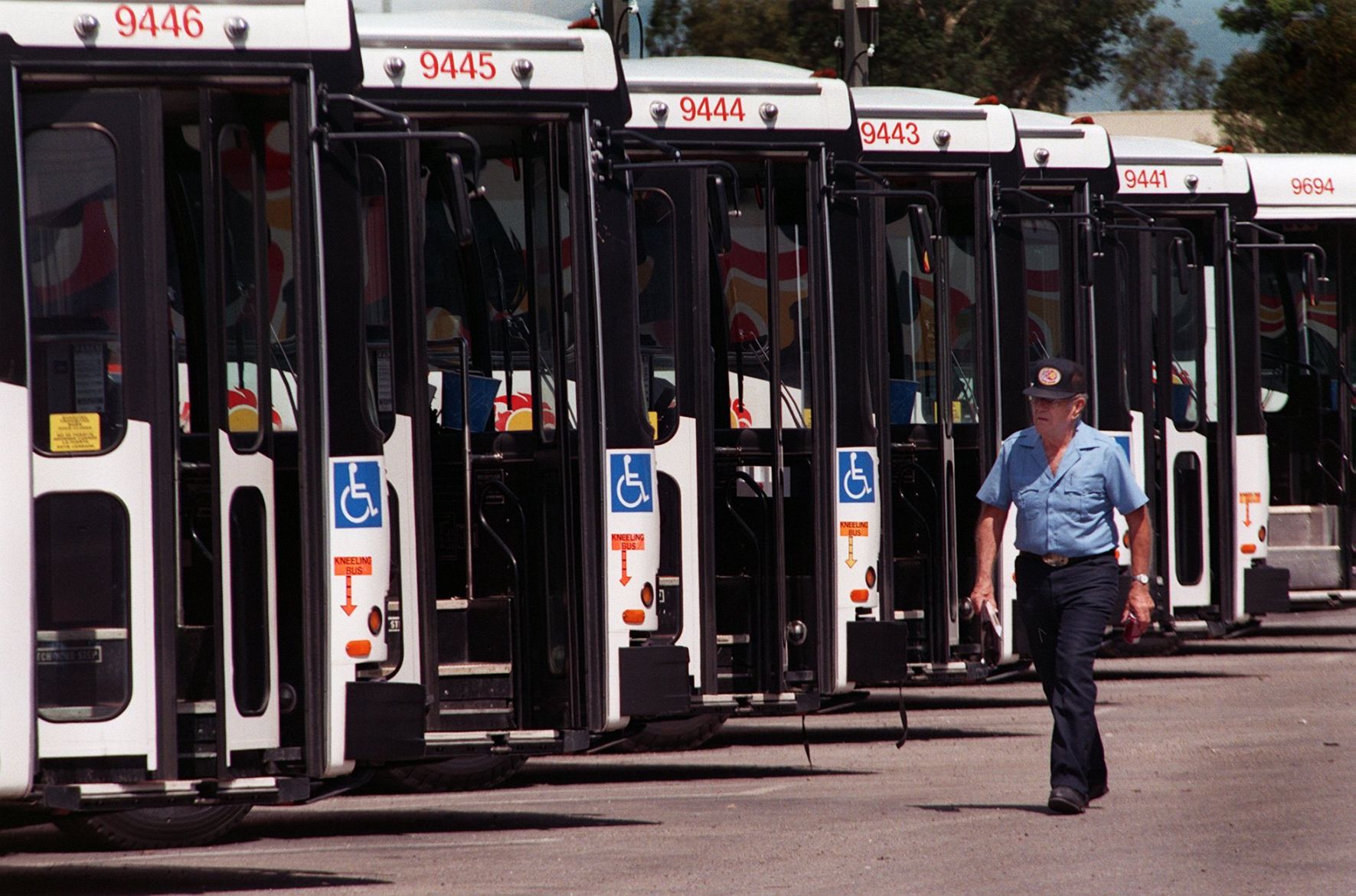 Transit strikes in ÃÛèÖÖ±²¥